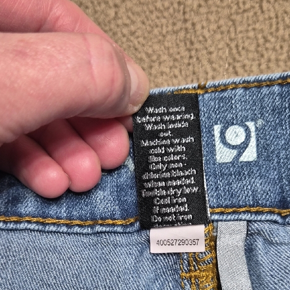 Apt. 9 Women's Classic Blue Jean Shorts - Picture 12 of 12